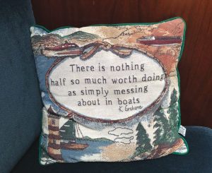 Would a boater’s clichéstitched on a pillow ring
true for the author during
a family cruise?