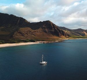 Triteia at anchor o Oahu, Hawaii.