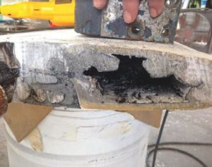as expected, a crosscut of therudder revealed that it was indeed
hollow.